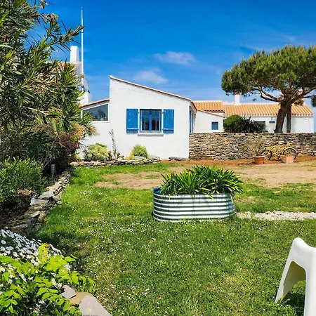 Awesome In En Lile With Kitchen Holiday home